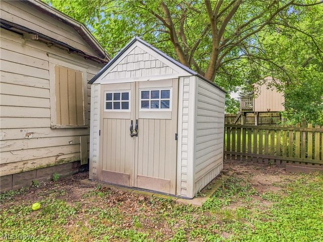 1932 7th Street, Cuyahoga Falls, OH 44221