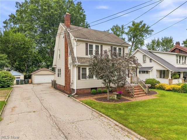 1932 7th Street, Cuyahoga Falls, OH 44221