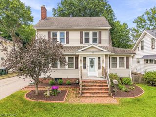 1932 7th Street, Cuyahoga Falls, OH 44221
