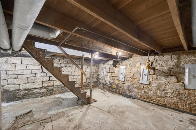 702 W Association Street, Ellettsville, IN 47429