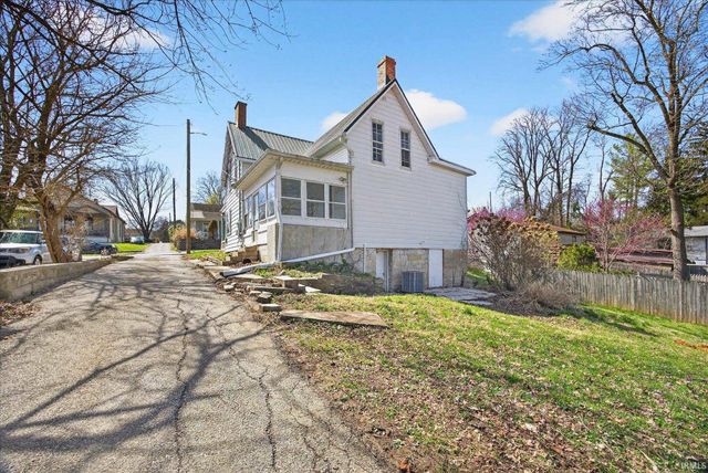 702 W Association Street, Ellettsville, IN 47429