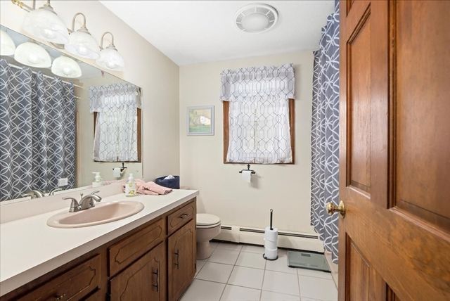 5 Garrison Heights Drive, Oxford, MA 01540