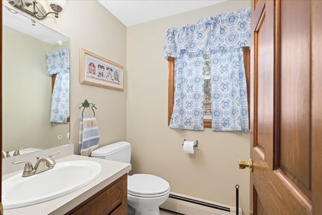 5 Garrison Heights Drive, Oxford, MA 01540