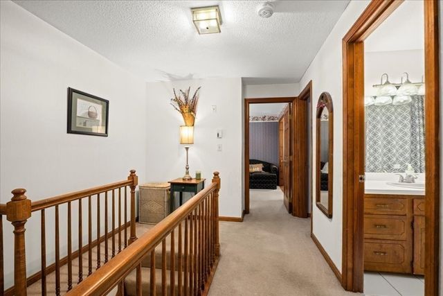 5 Garrison Heights Drive, Oxford, MA 01540