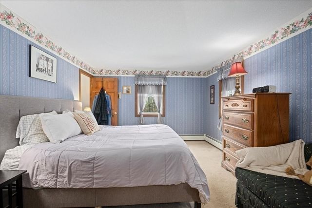 5 Garrison Heights Drive, Oxford, MA 01540