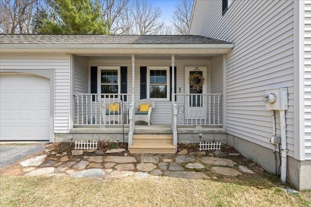5 Garrison Heights Drive, Oxford, MA 01540