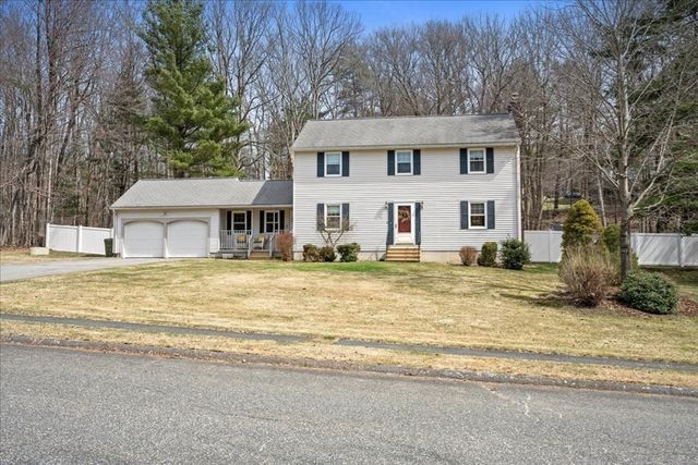 5 Garrison Heights Drive, Oxford, MA 01540