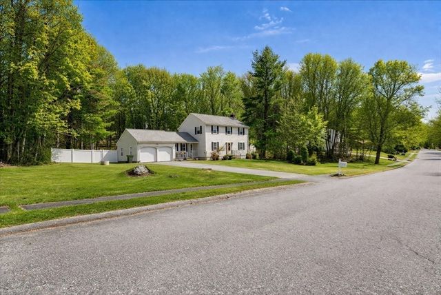 5 Garrison Heights Drive, Oxford, MA 01540