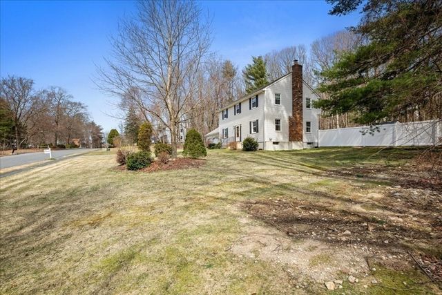 5 Garrison Heights Drive, Oxford, MA 01540