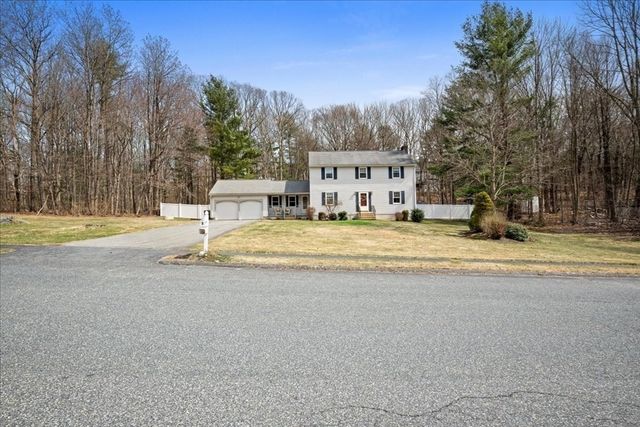 5 Garrison Heights Drive, Oxford, MA 01540