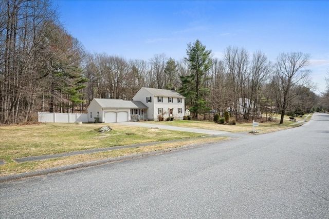 5 Garrison Heights Drive, Oxford, MA 01540