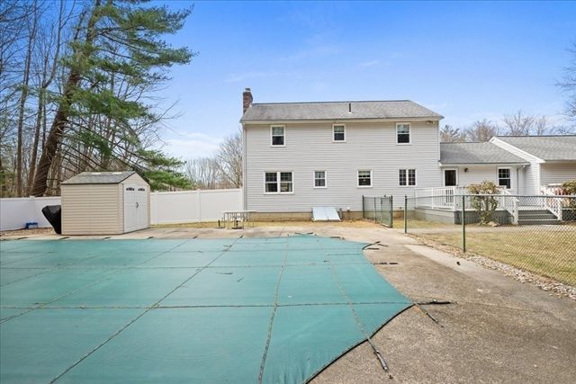 5 Garrison Heights Drive, Oxford, MA 01540