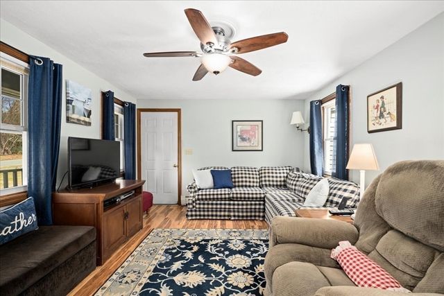 5 Garrison Heights Drive, Oxford, MA 01540