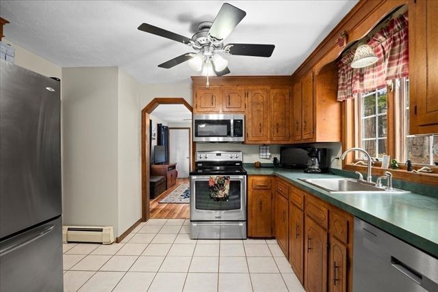 5 Garrison Heights Drive, Oxford, MA 01540