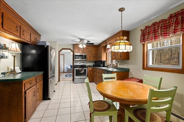 5 Garrison Heights Drive, Oxford, MA 01540