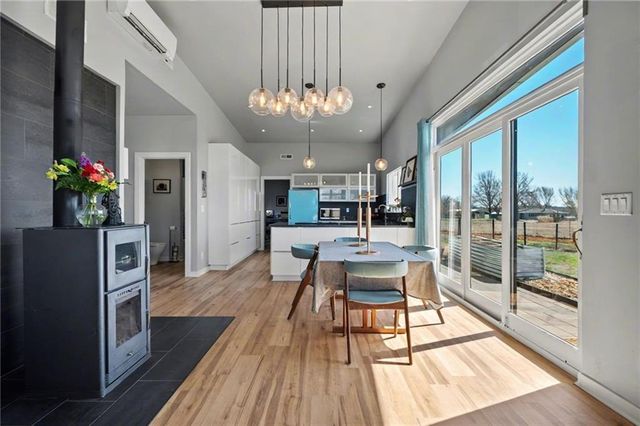 1564 N 450th Road, Baldwin City, KS 66006