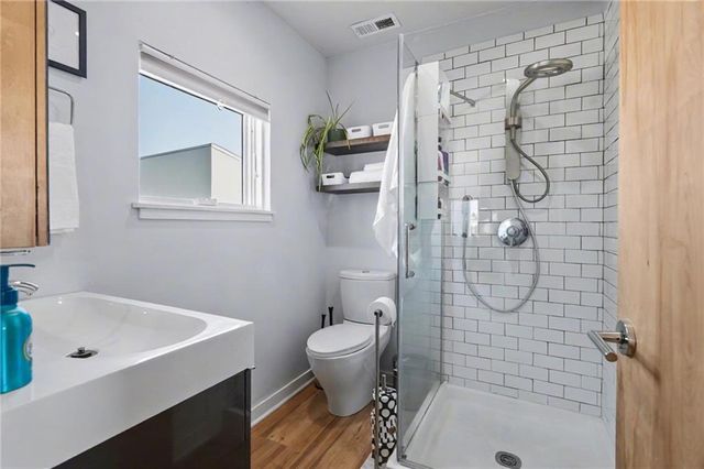 1564 N 450th Road, Baldwin City, KS 66006