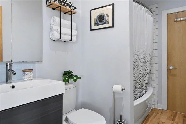 1564 N 450th Road, Baldwin City, KS 66006