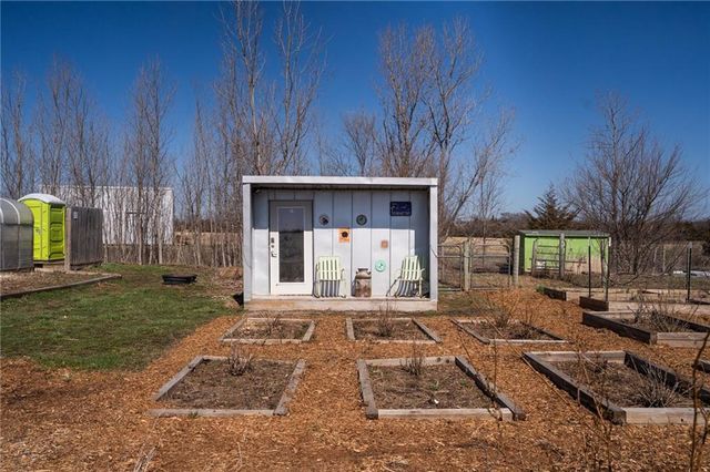 1564 N 450th Road, Baldwin City, KS 66006