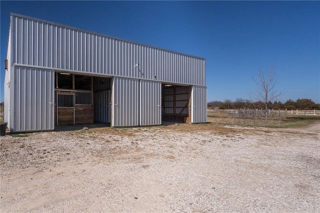 1564 N 450th Road, Baldwin City, KS 66006