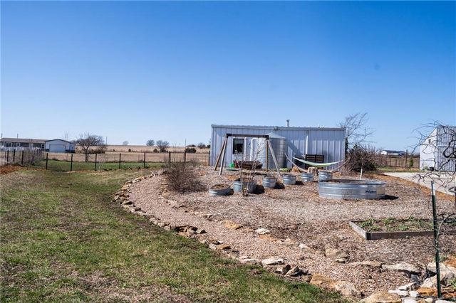 1564 N 450th Road, Baldwin City, KS 66006