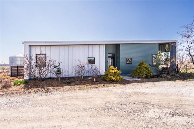 1564 N 450th Road, Baldwin City, KS 66006