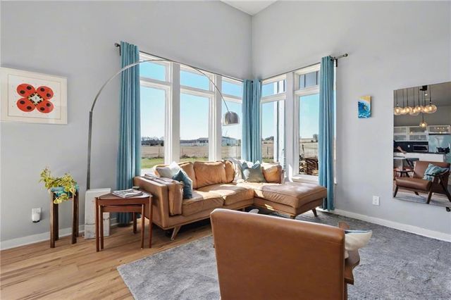 1564 N 450th Road, Baldwin City, KS 66006