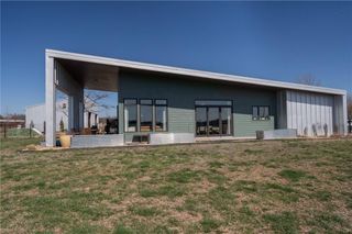 1564 N 450th Road, Baldwin City, KS 66006