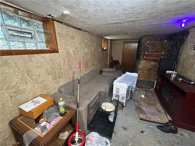 1105 E 144th Street, Cleveland, OH 44110