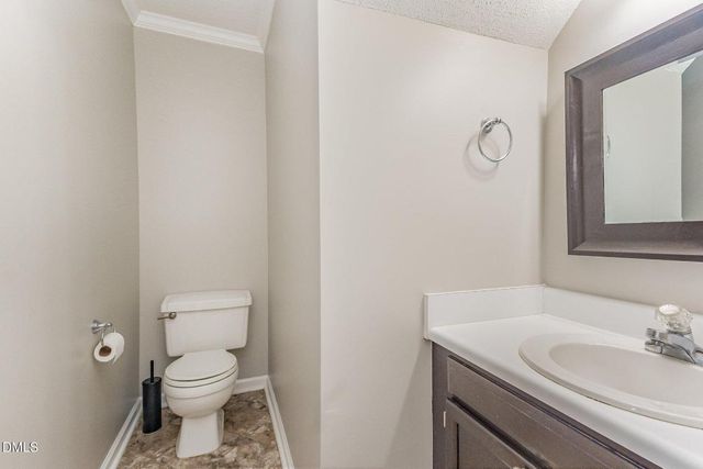 109 Gatepost Lane, Cary, NC 27513