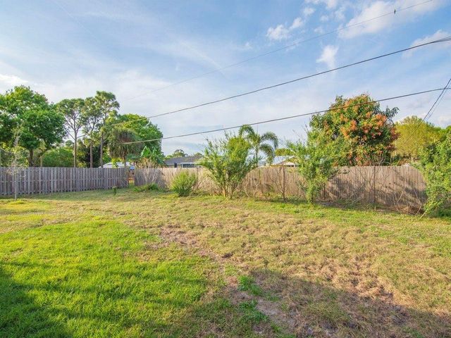 1946 24th Street SW, Vero Beach, FL 32962