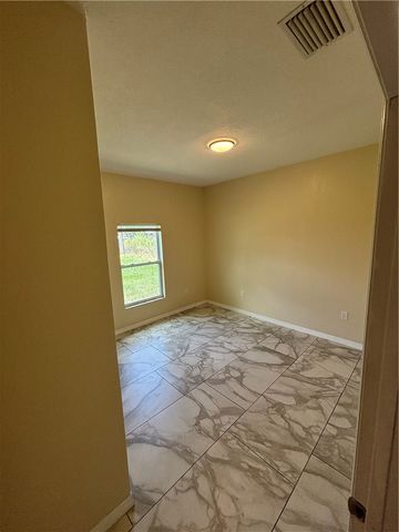 1946 24th Street SW, Vero Beach, FL 32962