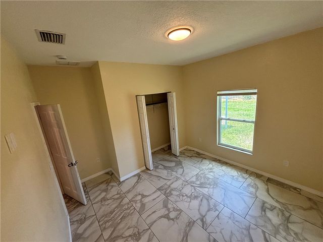 1946 24th Street SW, Vero Beach, FL 32962