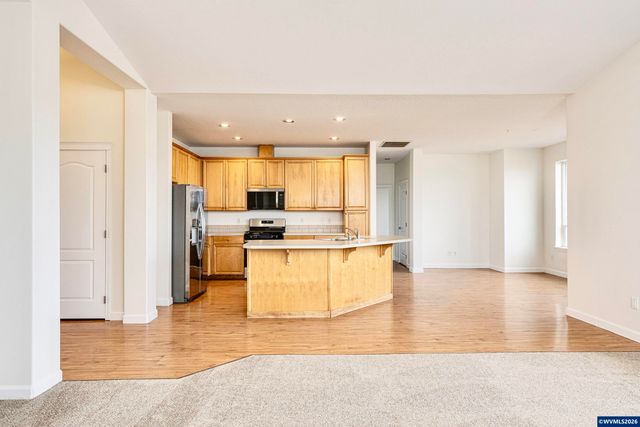 979 Burley Hill Dr NW, Salem, OR 97304