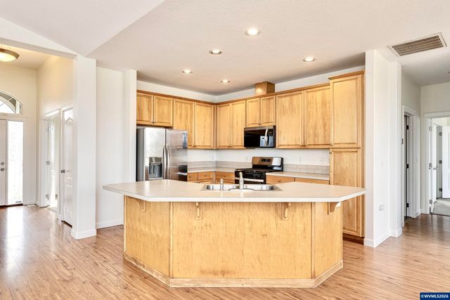 979 Burley Hill Dr NW, Salem, OR 97304