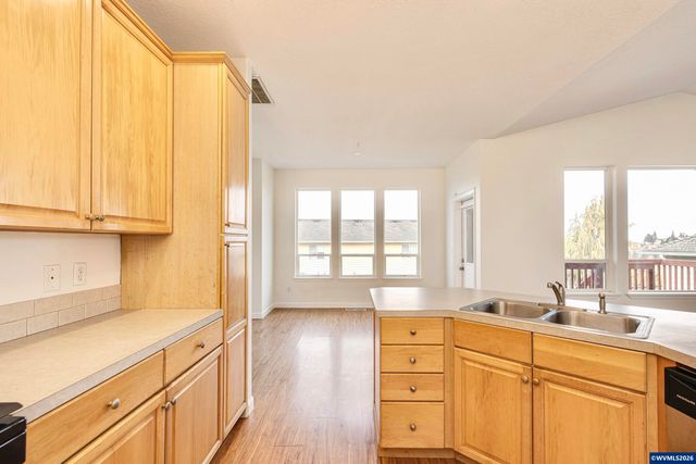 979 Burley Hill Dr NW, Salem, OR 97304