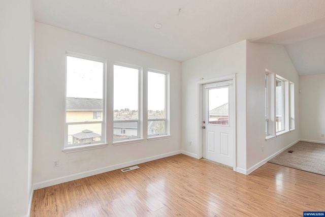 979 Burley Hill Dr NW, Salem, OR 97304