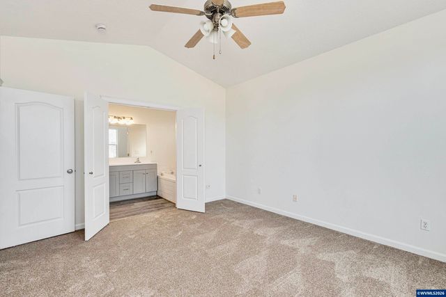 979 Burley Hill Dr NW, Salem, OR 97304