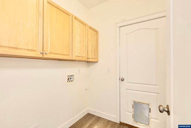 979 Burley Hill Dr NW, Salem, OR 97304