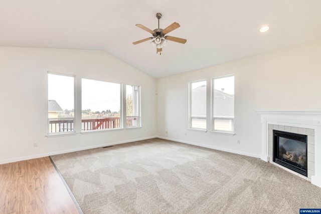 979 Burley Hill Dr NW, Salem, OR 97304