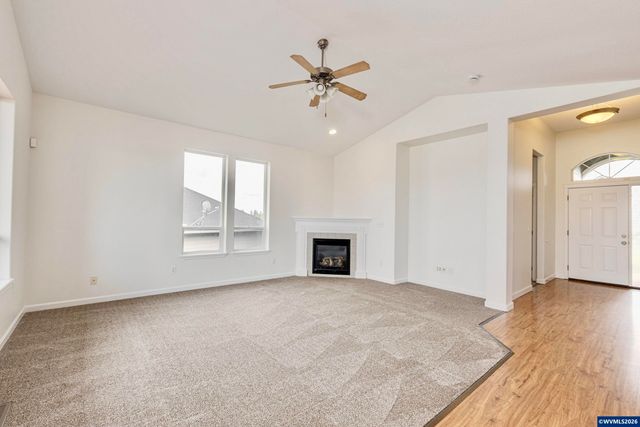 979 Burley Hill Dr NW, Salem, OR 97304