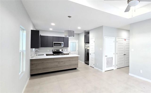 906 N Abbey Avenue 3, Edinburg, TX 78541