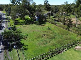 172 N County Road 30, Angleton, TX 77515