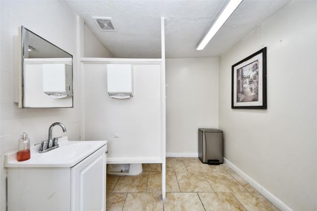 2919 Canal Street, Houston, TX 77003