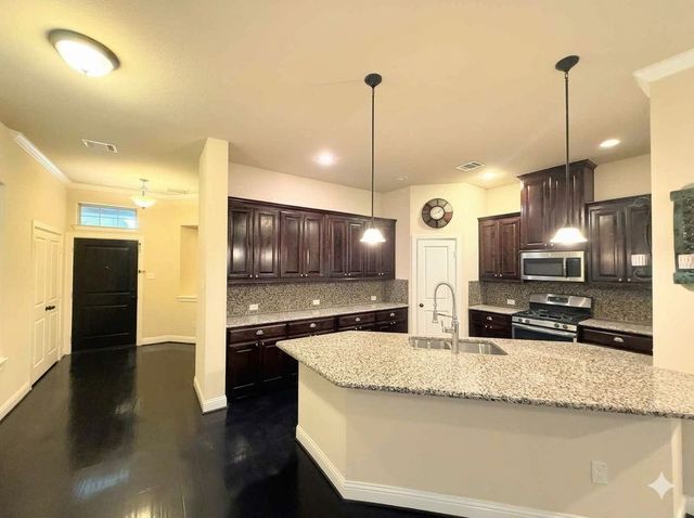 6722 Deleon Street, Irving, TX 75039
