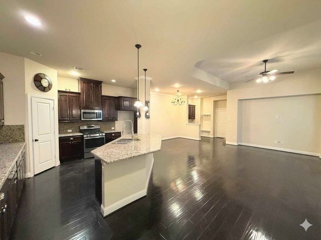 6722 Deleon Street, Irving, TX 75039