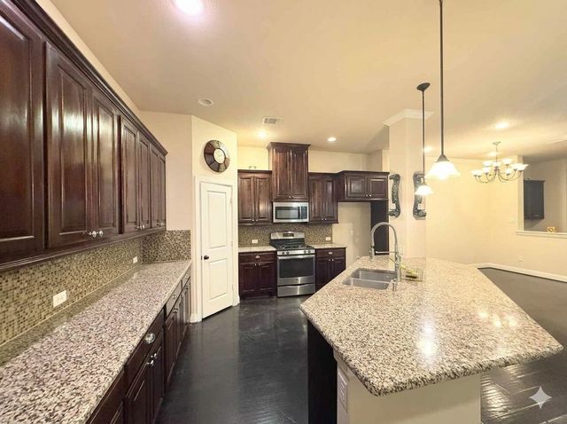 6722 Deleon Street, Irving, TX 75039