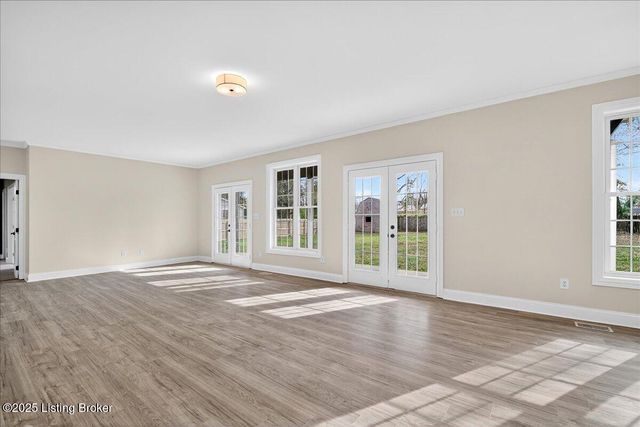 10206 Easum Rd, Louisville, KY 40299