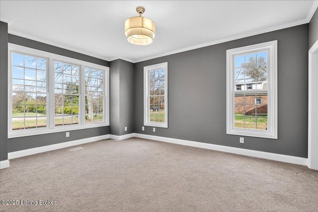 10206 Easum Rd, Louisville, KY 40299