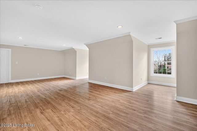 10206 Easum Rd, Louisville, KY 40299